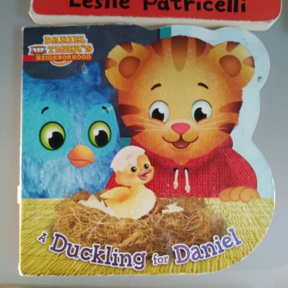 Book Bundle - Picture 7 of 12